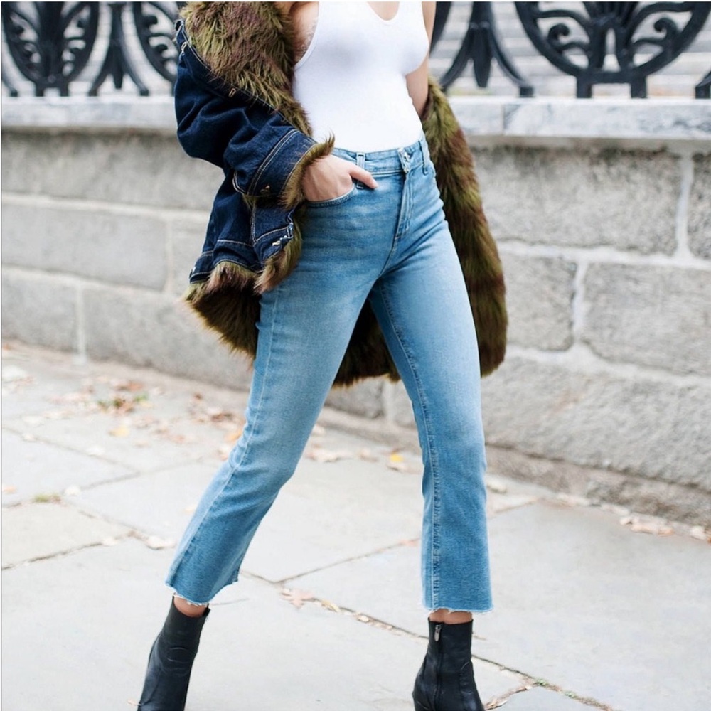 Urban outfitters BDG HR crop kick Jeans raw hem high rise